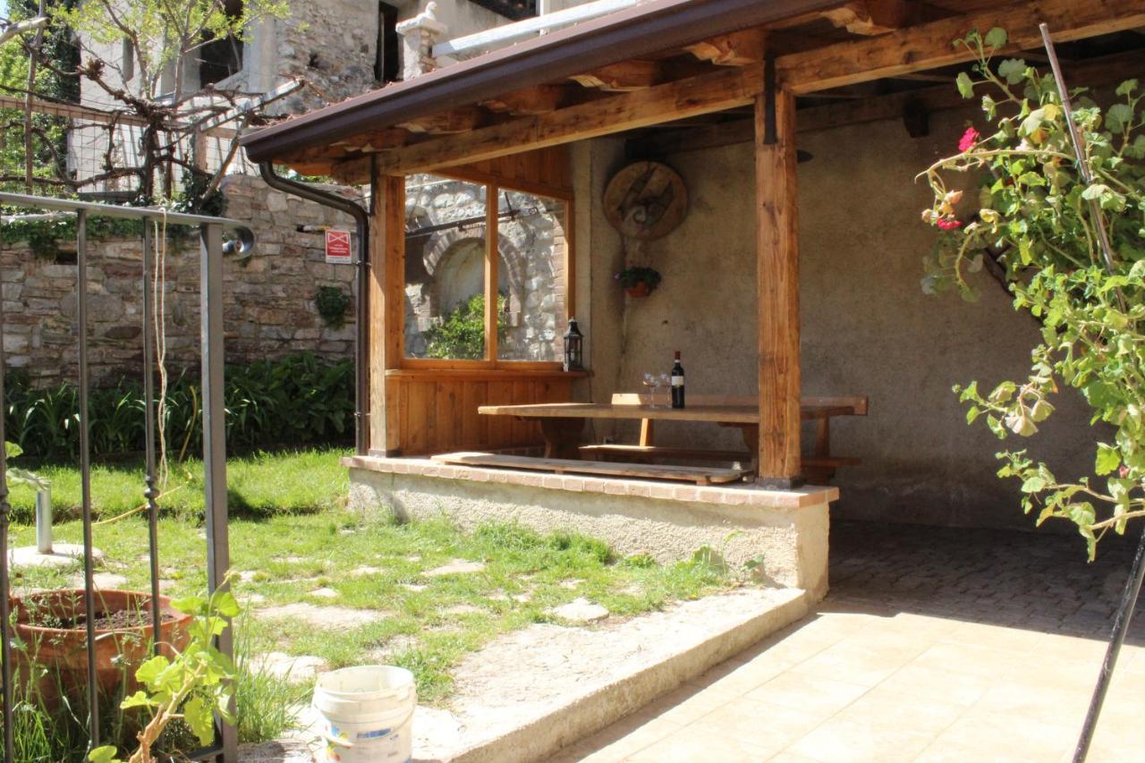 Casa Vacanze Il Melograno Tremosine Exteriör bild